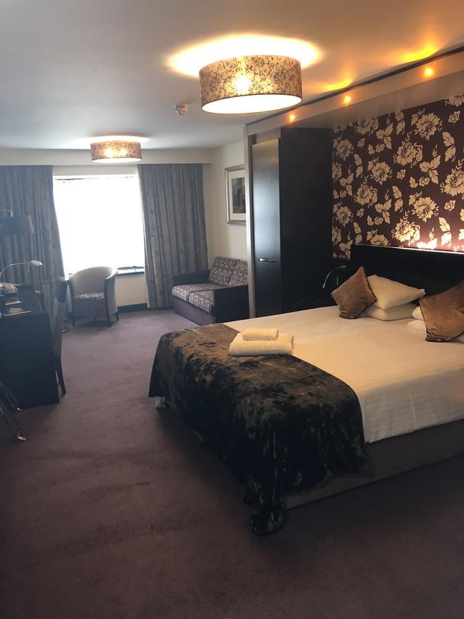 The Bluebell Hotel Neath Kültér fotó