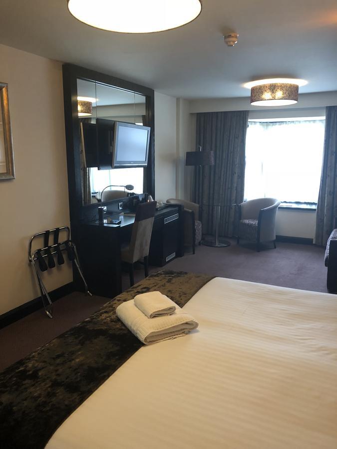 The Bluebell Hotel Neath Kültér fotó