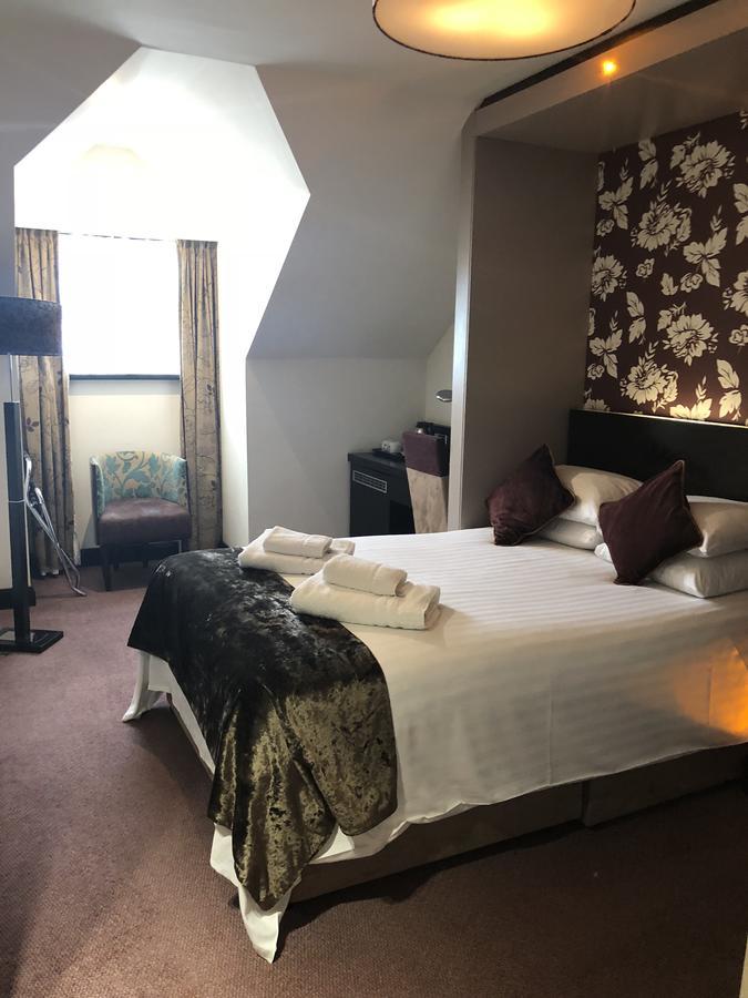 The Bluebell Hotel Neath Kültér fotó